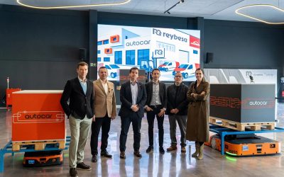 Visita del consejero Mikel Irujo a las instalaciones de Autocar