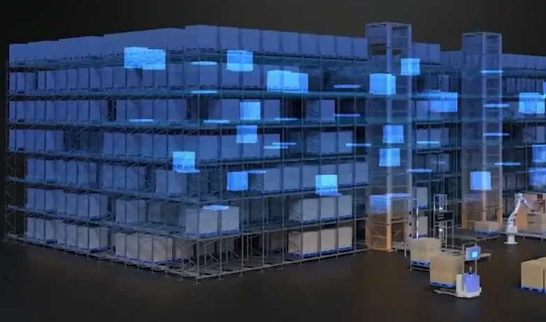 Almacén automático de palés con lanzaderas de cuatro vías y elevadores